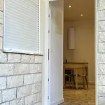 - Near And Town Center, Ground Floor With Small Garden Apartman Omiš