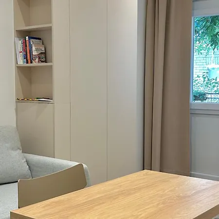 Daire - Near And Town Center, Ground Floor With Small Garden Omiš