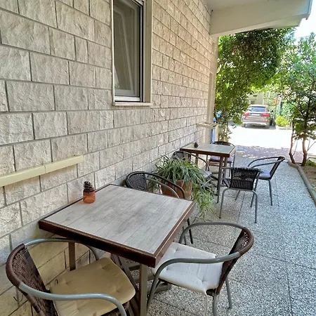 - Near And Town Center, Ground Floor With Small Garden *