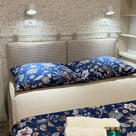 - Near And Town Center, Ground Floor With Small Garden * Omis