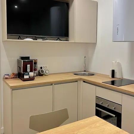 - Near And Town Center, Ground Floor With Small Garden Omis