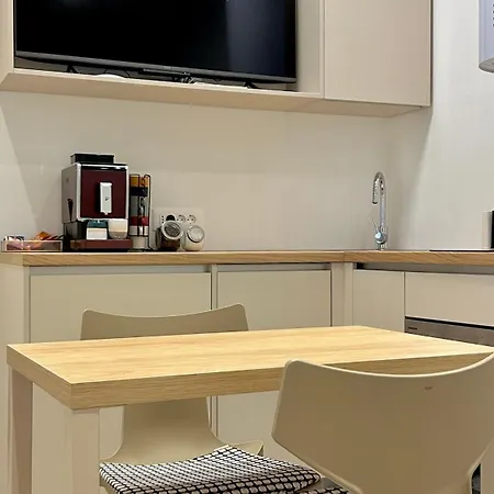 - Near And Town Center, Ground Floor With Small Garden * Omis