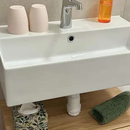 - Near And Town Center, Ground Floor With Small Garden *