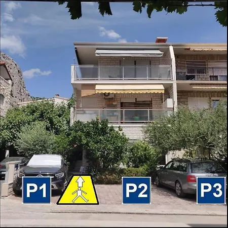 - Near And Town Center, Ground Floor With Small Garden